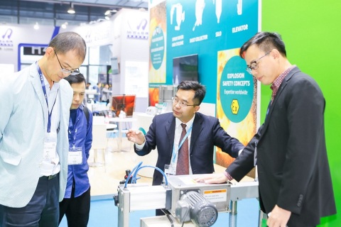 中国(上海)国际粉体、散料、流体加工展览会展会现场图片