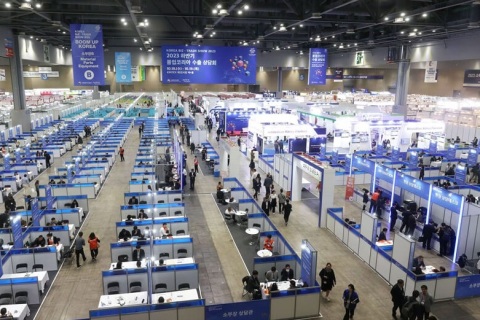 韩国汽车工业和全球运输技术展展会现场图片