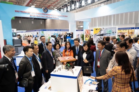越南钢铁、铝工业、冶金、板材展展会现场图片