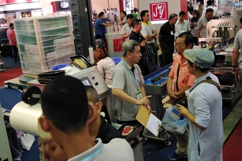 马来西亚LED照明与广告标签展展会现场图片