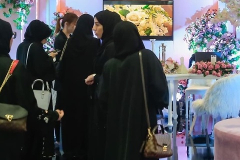 中东迪拜婚纱礼服展览会展会现场图片