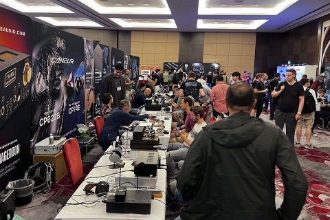 英国伦敦HiFi耳机展览会展会现场图片
