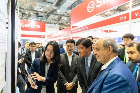 新加坡测绘展览会展会现场图片