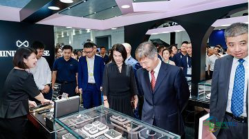 SHININGHOUSE培育钻石亮相首届中国品牌出海博览会 依托钻石世家集团积淀开拓全球市场